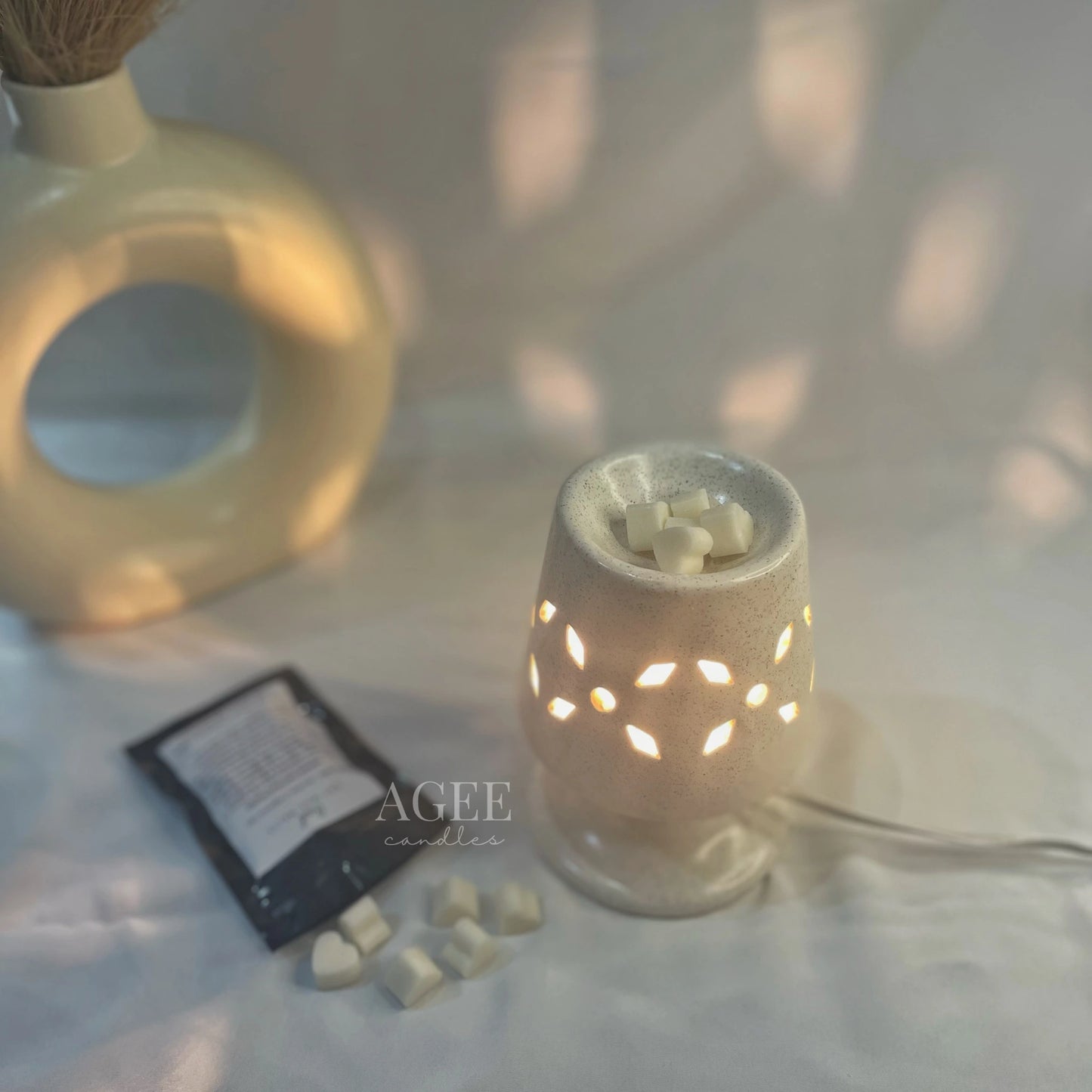 White Lamp Shaped Electric Wax Warmer - AGEE Candles